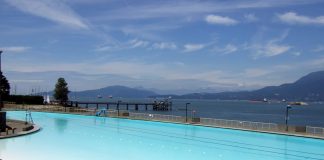 バンクーバーのキツラノプール、8月に利用再開へ 最長レーンの長さが137メートルもある巨大プール、キツラノプール。海のすぐそばにあり、塩辛い。Photo by Pacific Walkers