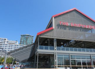 ノースバンクーバー、ついに公園で飲酒解禁! BC州で初 The Shipyards, North Vancouver, BC