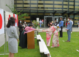 子ども達と共に50年、絆の日々を振り返って Gladstone 2020 Graduation, Vancouver, BC; Photo courtesy of © Gladstone Japanese Language School