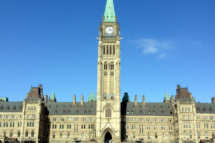 Parlament, Ottawa, Canada; Photo © the Vancouver Shinpo