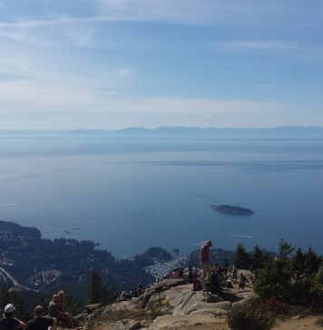 バンクーバー島の眺望が爽快 サイプレスマウンテンのイーグルブラフ で絶景ハイキング。 Photo by Keiko Nishikawa