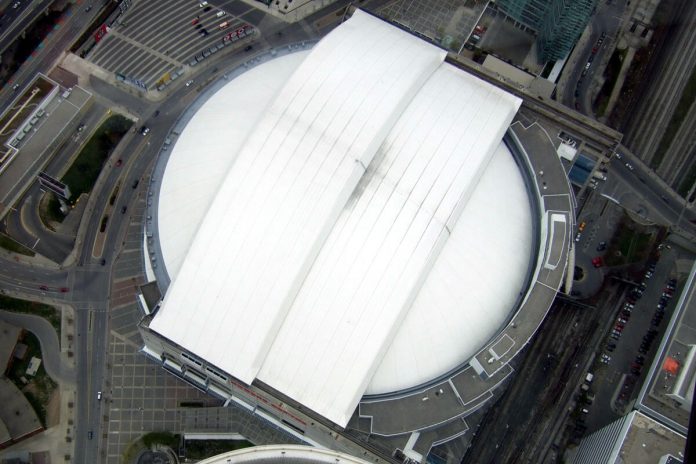 MLB Toronto Blue Jays home stadium, Rogers Centre in Toronto, Ontario; Photo by ©the Vancouver Shinpo