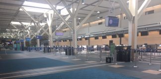 日本に一時帰国、入国体験をレポート: Part 1 yvr duriing pandemic; Photo © the Vancouver Shinpo