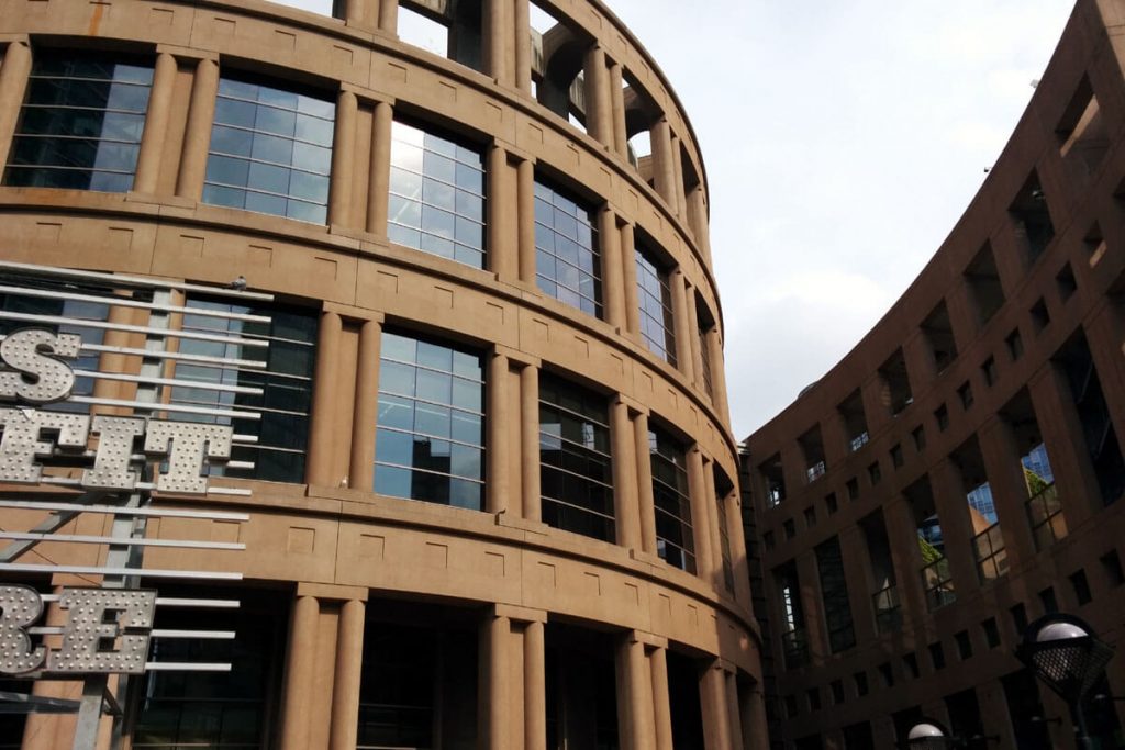 Vancouver Public Library, Vancouver, British Columbia; Photo © the Vancouver Shinpo