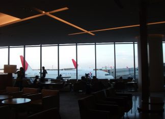 日本帰国者の自宅などでの待機、公共交通機関不使用の期間が7日間に パンデミック前の成田空港Photo by Keiko Nishikawa