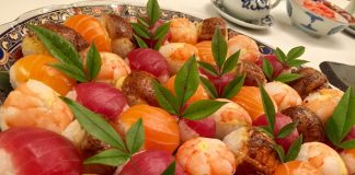 公邸で会食・レセプションの料理を担う 味の外交官、公邸料理人 竹内えみさん 彩理も華やかなてまり寿司。Photo courtesy of Consulate-General of Japan in Vancouver