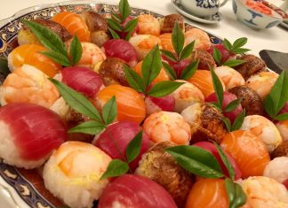 公邸で会食・レセプションの料理を担う 味の外交官、公邸料理人 竹内えみさん 彩理も華やかなてまり寿司。Photo courtesy of Consulate-General of Japan in Vancouver