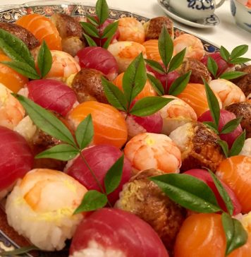 公邸で会食・レセプションの料理を担う 味の外交官、公邸料理人 竹内えみさん 彩理も華やかなてまり寿司。Photo courtesy of Consulate-General of Japan in Vancouver