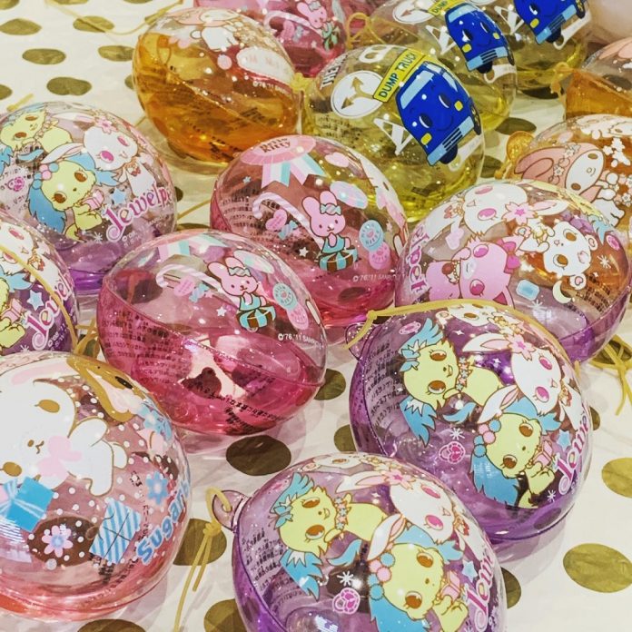 可愛いヨーヨーも販売。Photo © 日系文化センター・博物館
