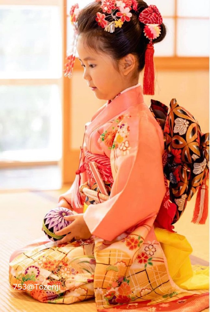 カナダの東漸寺で七五三の写真を　Photo © 和の学校