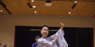 彩月会(さつきかい) 彩月会の名前は「五月(さつき)」にちなんで、踊りを通じて彩りある生活になるようにという思いを込めて名づけられたという Photo © the Vancouver Shinpo