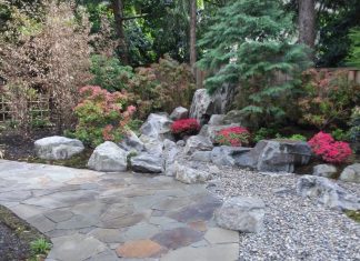 総領事公邸の庭園で日本文化を発信 花の時期の庭園はまた異なる趣きに。Photo courtesy of Consulate-General of Japan in Vancouver