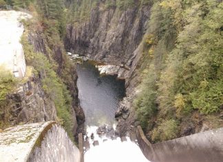 ノースバンクーバーのダム放流で、一人死亡 キャピラノ川にあるクリーブランドダム Photo by Keiko Nishikawa
