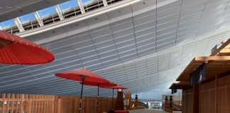 日本入国時のPCRテストトラブルに注意 2020年9月の羽田空港ターミナル ©The Vancouver Shinpo