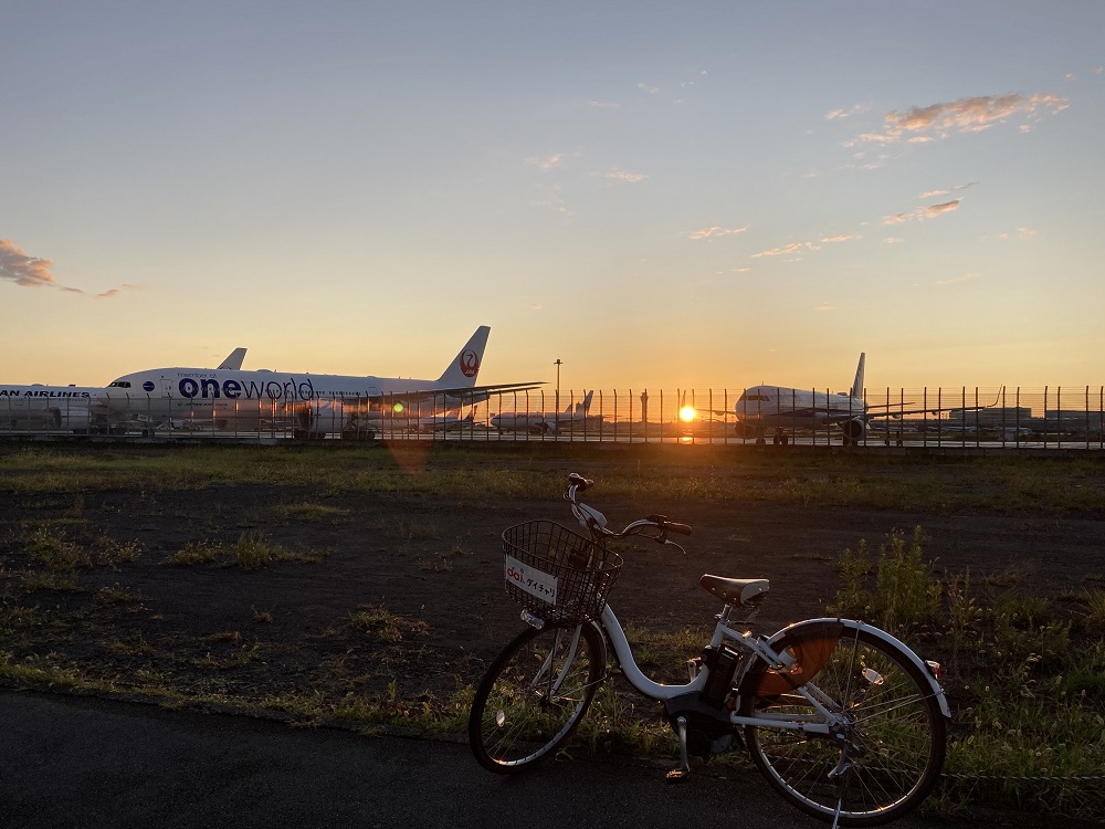 羽田空港に日の出を見に行きました　Photo © the Vancouver Shinpo