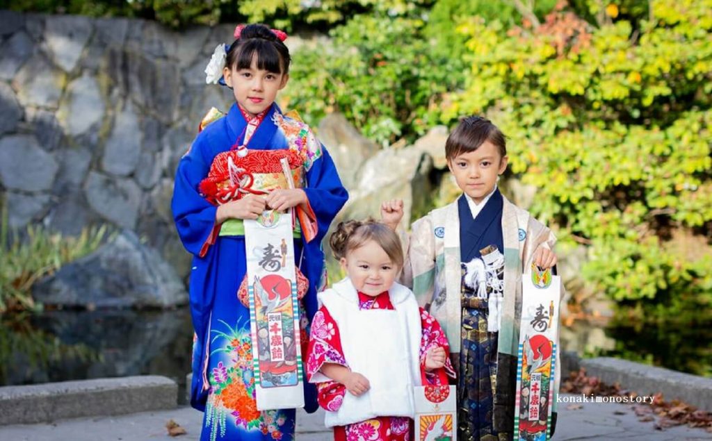 七五三のお祝い／７歳、５歳、３歳 Photo © コナともこ