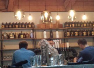 BC州、大晦日の酒類販売・提供は8時まで 今年の大晦日はアルコールの提供は午後8時まで Photo © The Vancouver Shinpo