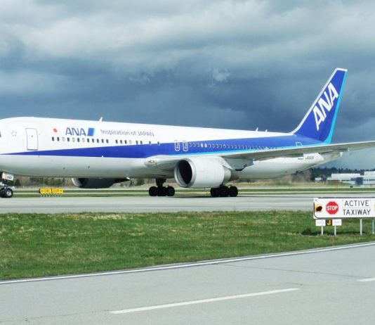ANA、3/22-28のバンクーバー・羽田便も予約販売停止 ANA at Vancouver Airport