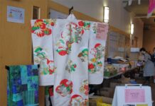 日系文化センター・博物館で古本市とミニマーケット(更新) 打掛も販売 ©The Vancouver Shinpo