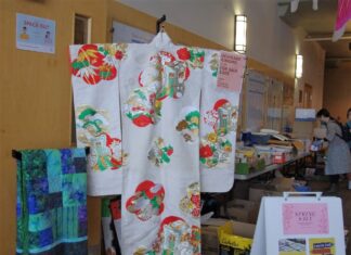 日系文化センター・博物館で古本市とミニマーケット(更新) 打掛も販売 ©The Vancouver Shinpo