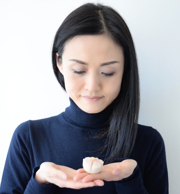 和菓子コーディネーターの荻島美佐恵さん©Misae Ogishima