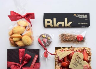 感謝を伝えてココロをつなぐ母の日 パッケージ1はイチゴのショートケーキ©Thomas Haas