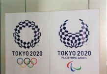 IOCカナダ委員、東京五輪は今年開催か中止のどちらかと言及 東京オリンピック・パラリンピックのポスター。2016年9月東京都庁。Photo by © The Vancouver Shinpo