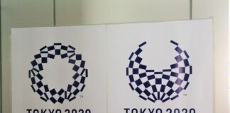 IOCカナダ委員、東京五輪は今年開催か中止のどちらかと言及 東京オリンピック・パラリンピックのポスター。2016年9月東京都庁。Photo by © The Vancouver Shinpo