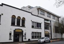 バンクーバー日本語学校の隣にシェルター移転~前編~ バンクーバー日本語学校並びに日系人会館。Photo by ©︎ The Vancouver Shinpo