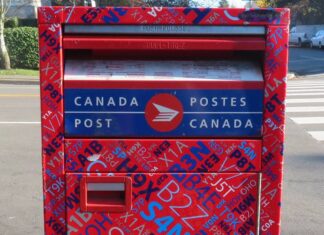 追加料金で北米向けEMS(国際スピード郵便)、カナダ再開は延期 カナダポストの郵便ポスト。File photo by Japan Canada Today
