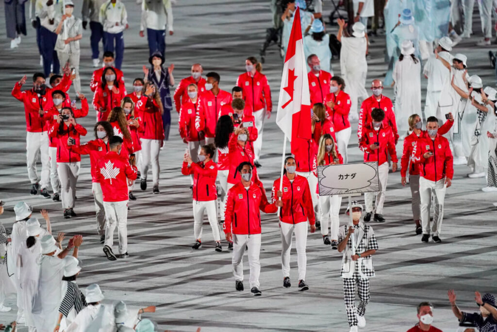 東京五輪開会式で入場行進するカナダ代表選手たち。7月23日（日本時間）Photo courtesy of Canadian Olympic Committee