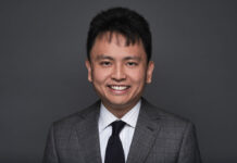 隣組セミナー 「日本人弁護士による法律セミナー:カナダで弁護士を雇う前に知るべき3つのポイント」 ICBC関連が専門の楠原良治弁護士。Photo courtesy of Ryan Kusuhara