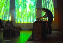 日系文化センター博物館で、規制緩和後はじめての屋内特別イベント Genki Nishidaさんのデジタルプロジェクションとテクノサウンドのコラボ。©Manto Artworks