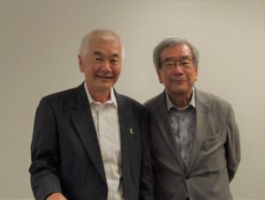 桜楓会教養講座で会長の久保克己さんと講師の矢野修三さん。©the Vancouver Shinpo