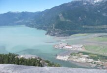 ハウ海峡、ユネスコの生物圏保存地域に登録 人気のハイキングコース、チーフからハウ海峡を望む。Photo by Keiko Nishikawa