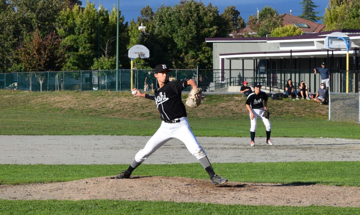 Alumniクローザーを務めるウォーターズ選手。2021年9月12日バンクーバー市ナナイモパーク。Photo by © Vancouver Shinpo