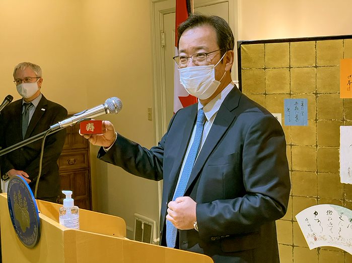 乾杯の挨拶をした羽鳥隆総領事。Photo courtesy of Consulate-General of Japan in Vancouver