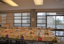 日系センターの年末ブックセールが18日まで延長 1ドル均一のブックセール。©the Vancouver Shinpo