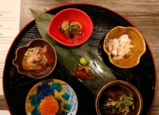 ココロ豊かに、たまには贅沢な食事を楽しむ バーナビーの「ステム」 和歌山、鹿児島、瀬戸内など日本からの食材と、オカナガンのようなローカル産のものを使った八寸。Photo courtesy of 関西おばちゃんず