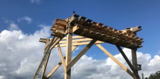 環境や自然のことを考えて気持ちよく暮らす ~ナチュラリスト、高橋清さん~ コキットラムのコロニーファームに設置したコウモリの巣箱。Photo courtesy of Kiyoshi Takahashi