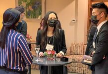 JETプログラム帰国者歓迎レセプション レセプションにはJETプログラム帰国者や日系関連組織関係者らが出席した。Photo courtesy of Consulate-General of Japan in Vancouver