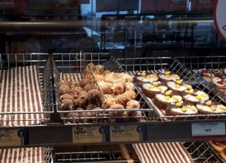 ティムホートンズとジャスティン・ビーバーがコラボ 一口大のドーナツ、Timbitsの新しいフレーバー、Timbiebs。©the Vancouver Shinpo