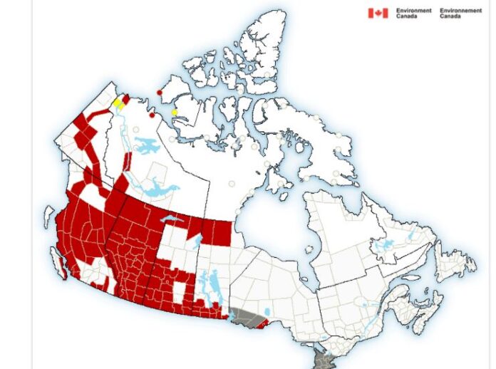 赤くなっている部分は12月26日にカナダで出されている気象警報。Photo courtesy of Environment Canada Public Weather Alerts for Canada