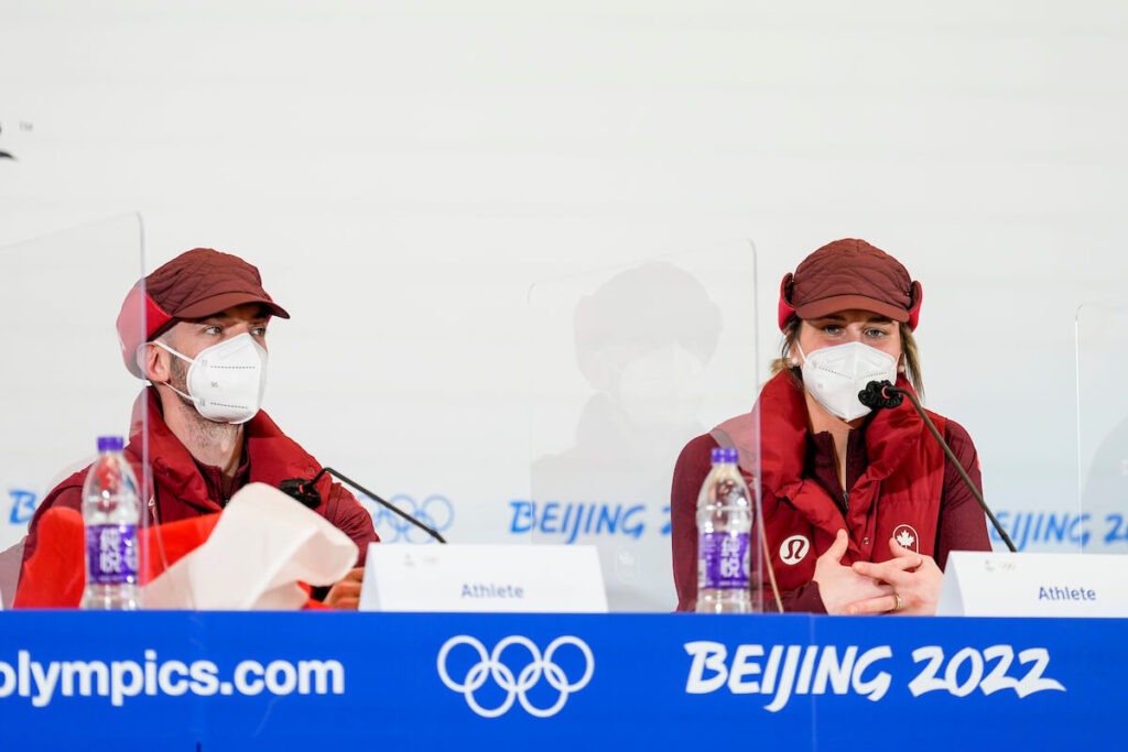 北京で行われた記者会見。旗手に決まったハメリン選手（左）とポーリン選手。Photo courtesy of ©The Canadian Olympic Committee (COC)