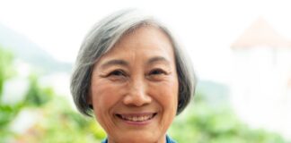 BC州が70歳以上にラピッドテストを無料提供 70歳以上のシニアにラピッドテストを無料で提供する。Photo courtesy of Province of British Columbia