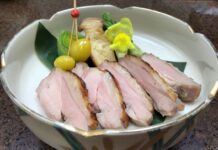 和の心を伝える、公邸料理人、竹内えみさんのレシピ  竹内公邸料理人による七面鳥の塩麴焼き。Photo courtesy of Consulate-General of Japan in Vancouver