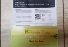 BC州のラピッドテスト無料提供、18歳以上に拡大 薬局で配布しているラピッドテスト。©The Vancouver Shinpo