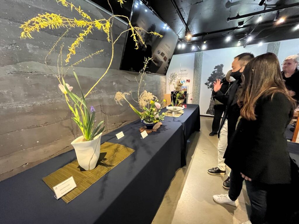生け花展示。©The Vancouver Shinpo