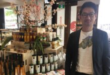 炙りマーケット、6月1日にオープン 炙りレストラン・カナダ社長中村正剛氏。オープン前の炙りマーケットで。Photo by Vancouver Shinpo