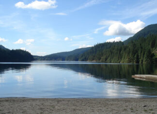 バンツェンレイクが駐車場予約制度を導入 バンツェンレイク。Photo from BC Hydro Website